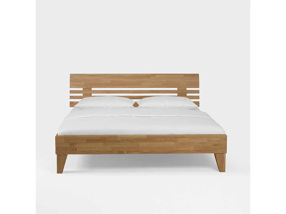 Schlafzimmer Bett aus Wildeiche massiv geölt