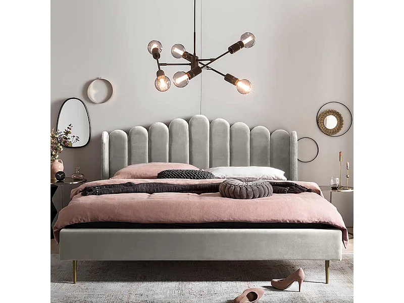 Samt Polsterbett in Beige Metallgestell Goldfarben