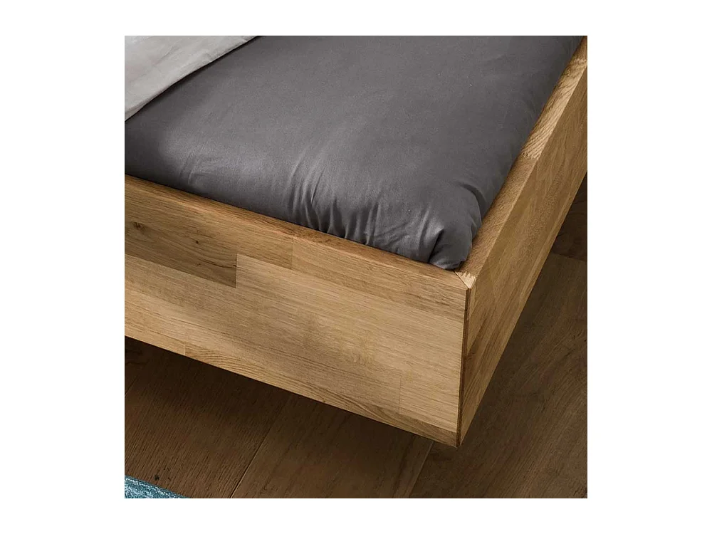 Großes Bett mit Nachtkommoden aus Wildeiche Massivholz geölt modern (dreiteilig)