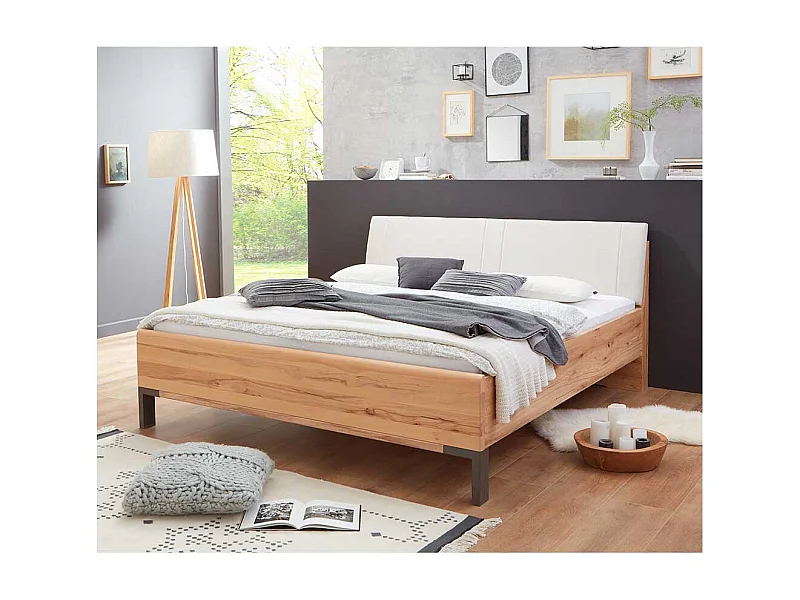 Komfortbett aus Astkernbuche teilmassiv Kunstleder Kopfteil in Beige