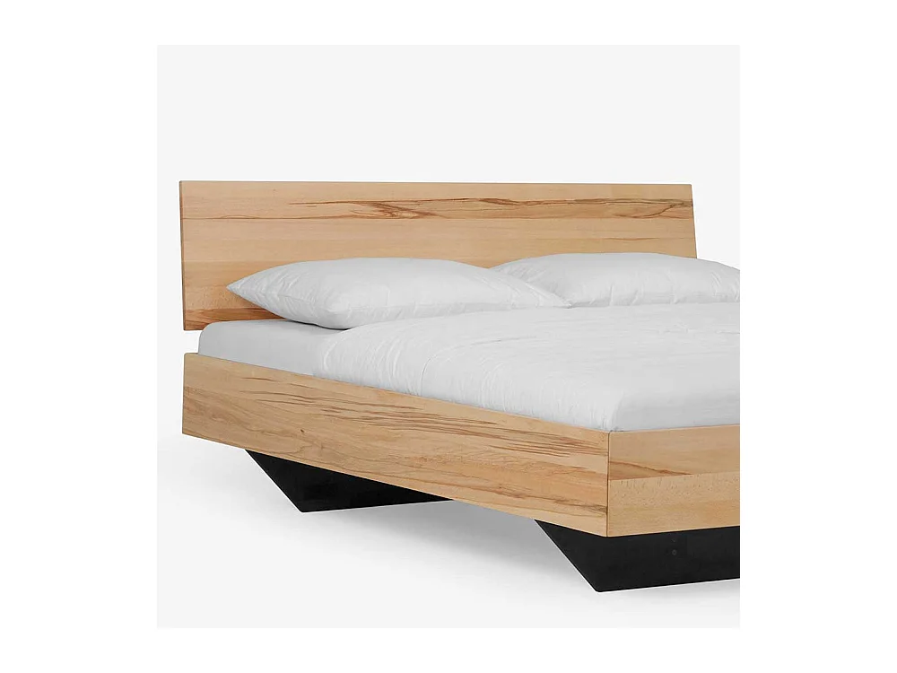 Doppelbett aus Kernbuche massiv modern (dreiteilig)