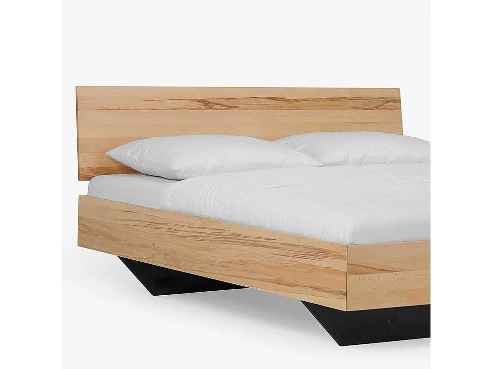 Doppelbett aus Kernbuche massiv modern (dreiteilig)