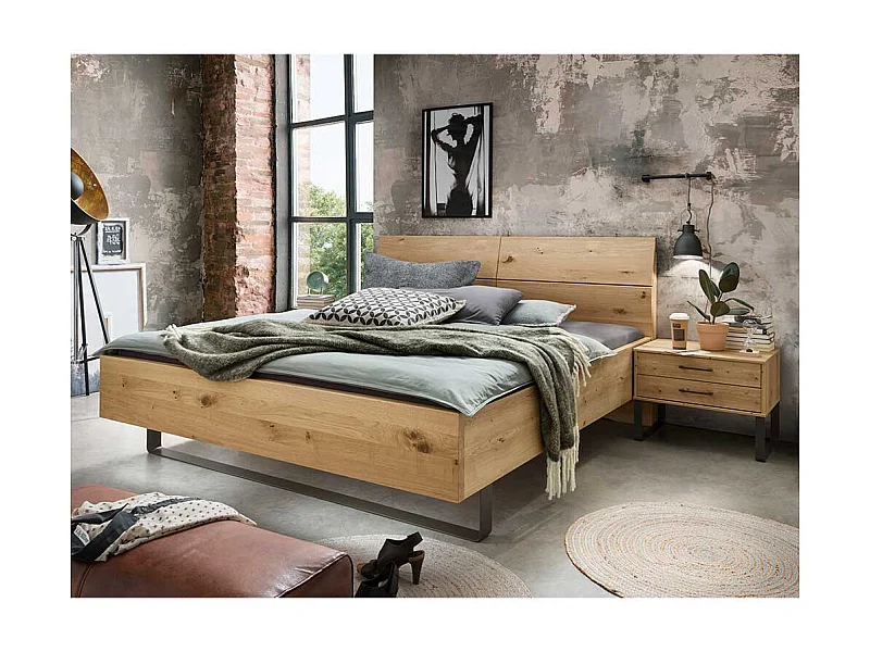 Industriestil Doppelbett in Wildeiche Bianco Wange und Bügelgestell