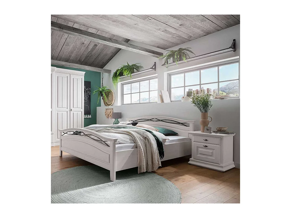 Massives Holzbett in Weiß optional mit Nachtkommoden