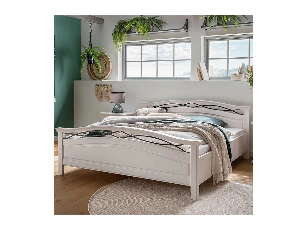 Massives Holzbett in Weiß optional mit Nachtkommoden