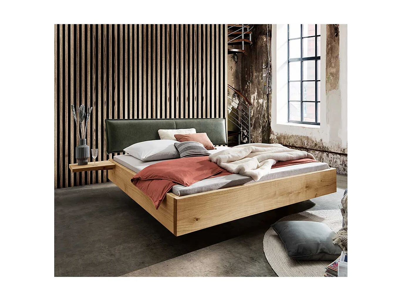 Hochwertiges Doppelbett aus Wildeiche Massivholz Metall (dreiteilig)