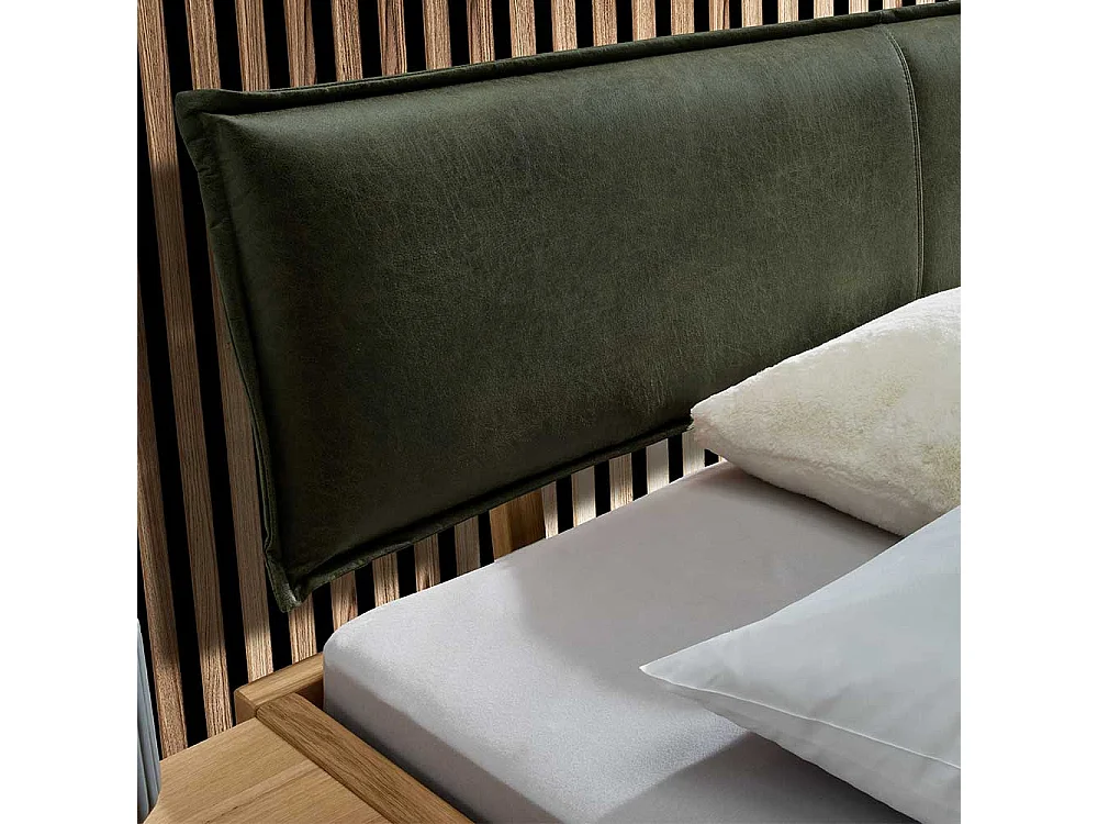 Hochwertiges Doppelbett aus Wildeiche Massivholz Metall (dreiteilig)