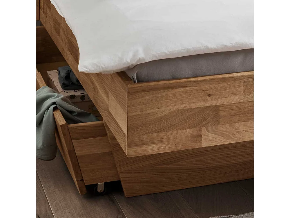 Bett aus Wildeiche Massivholz geölt Schubkasten und Nachtkommoden (dreiteilig)