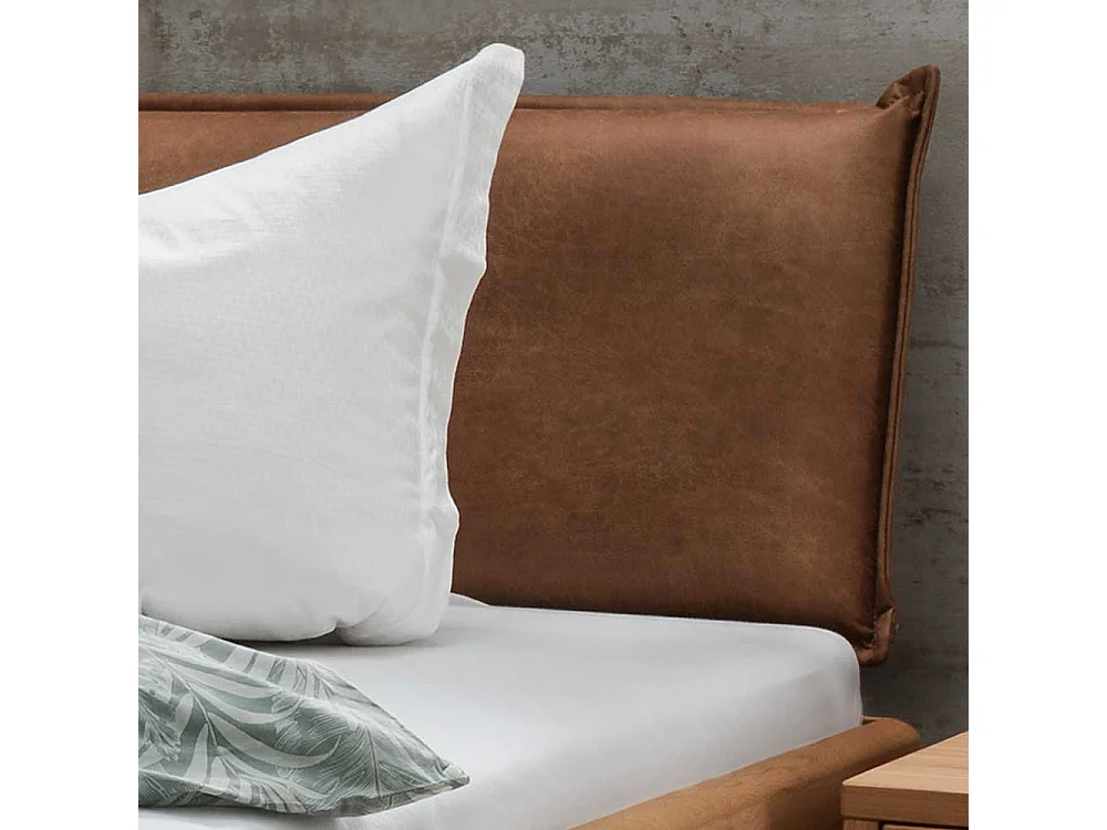 Kernbuche Bett mit gepolstertem Kopfteil Holzoberfläche geölt