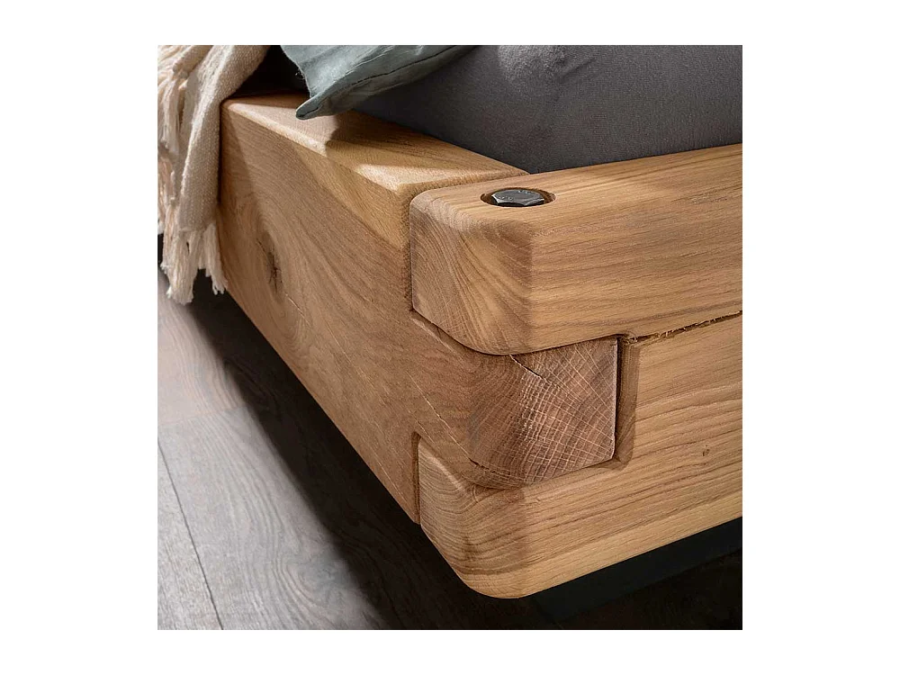 Doppelbettgestell Massivholzbett in Wildeichefarben mit Bügelgestell