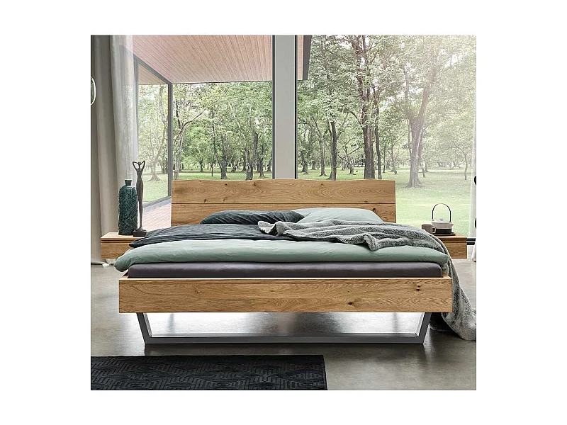 Naturholzbett aus Wildeiche und Metall zwei Nachtkommoden (dreiteilig)