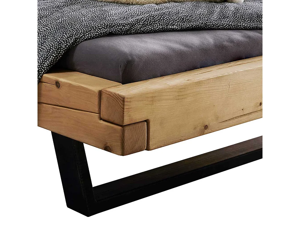 Massives Holzbett aus Fichte Bügelgestell