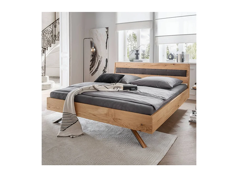 Massivholzbett Doppelbett in modernem Design mit Fußgestell aus Metall