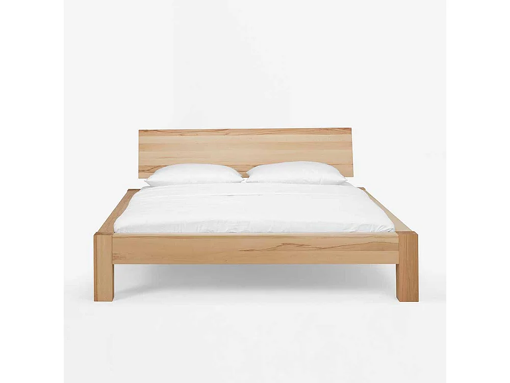 Holz Bett aus Kernbuche massiv geölt