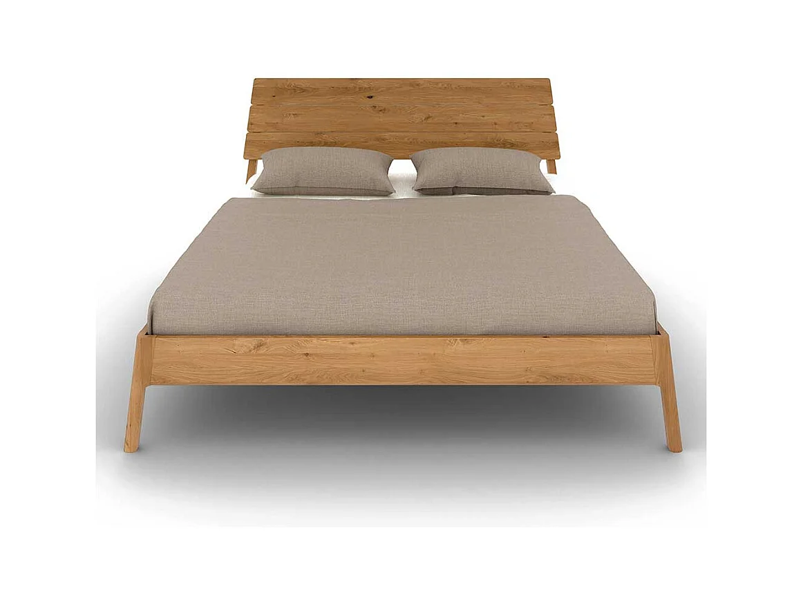 Bett in Wildeichefarben Vierfußgestell aus Holz