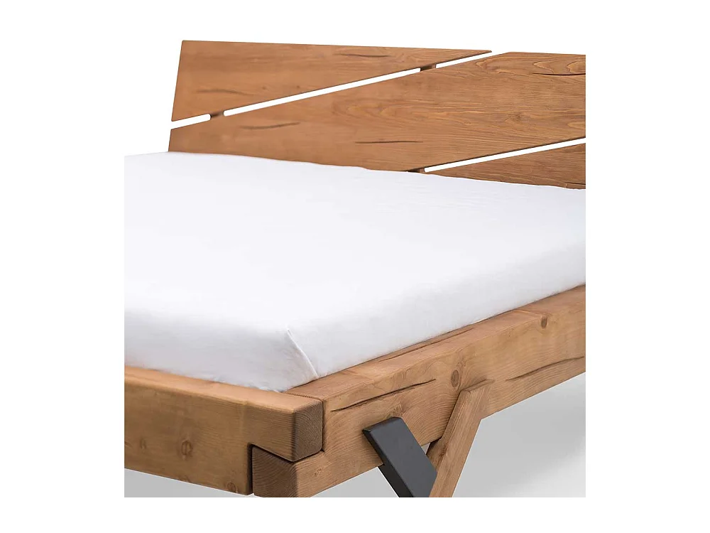 Balkenbett aus Fichte Massivholz Antik Finish