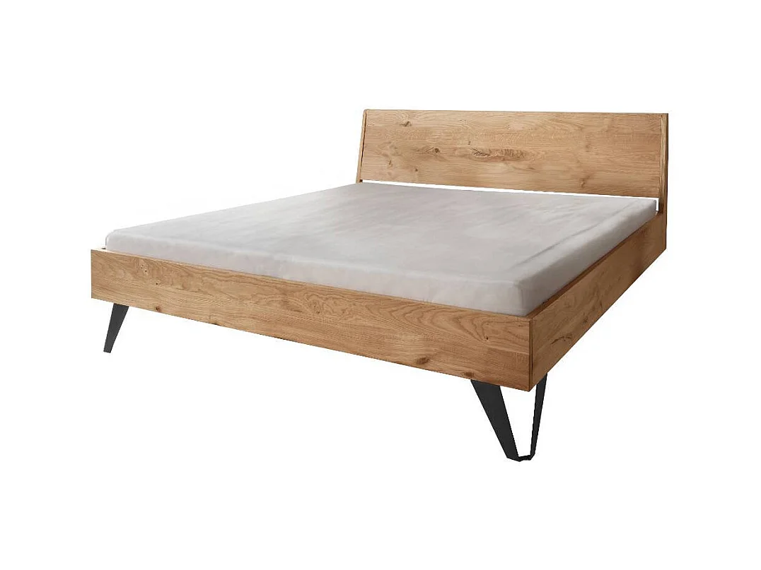 Doppelbetten Holzbett mit Fußgestell aus Metall im Industry und Loft Stil