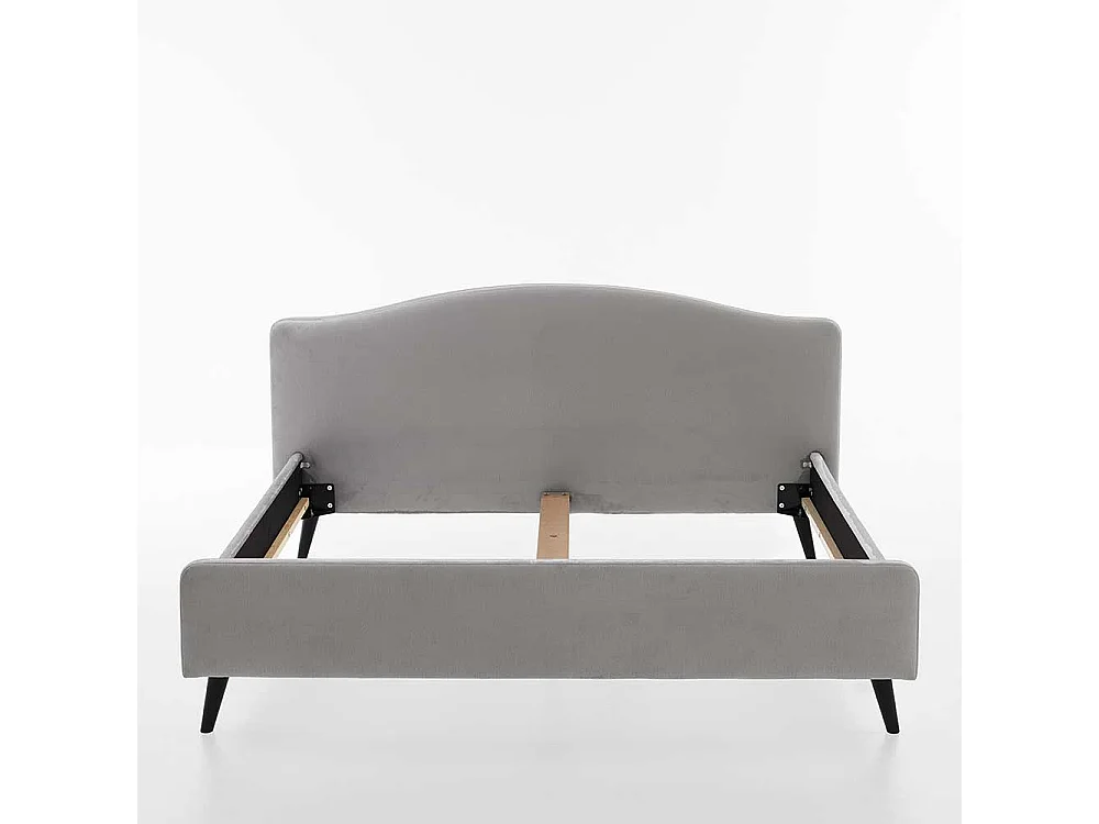 Modernes Polsterbett in Hellgrau Velours Vierfußgestell aus Holz