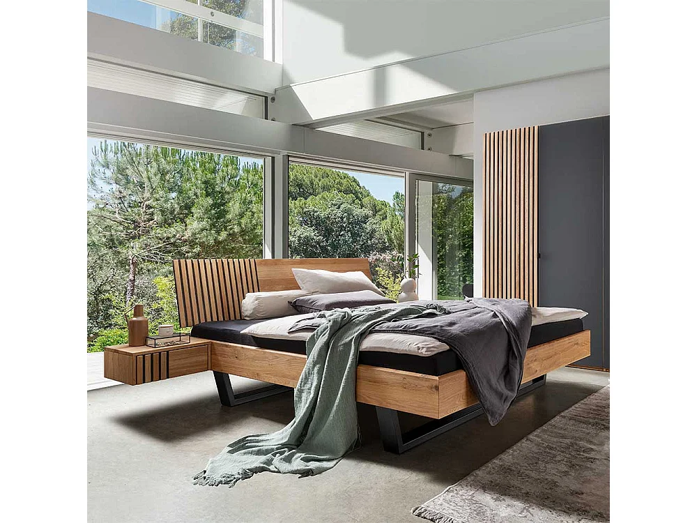 Massivholz Bett Wildeiche geölt im Industry und Loft Stil 45 cm Einstiegshöhe