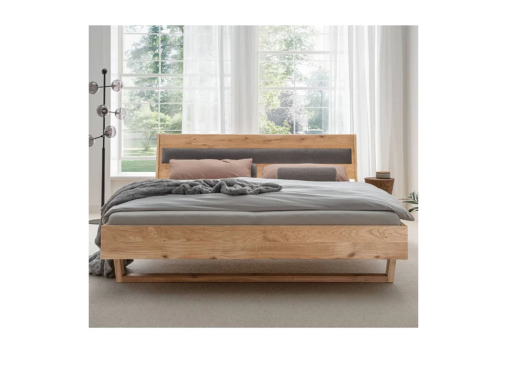 Doppelbett Massivholzbett Oberfläche geölt Kufengestell aus Holz