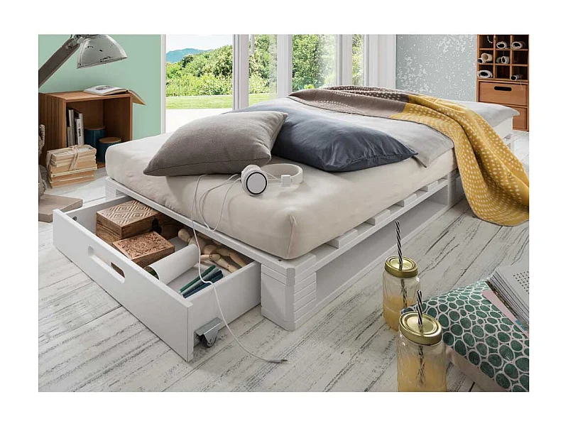 Futonbett aus Kiefer Massivholz Paletten Weiß gewachst