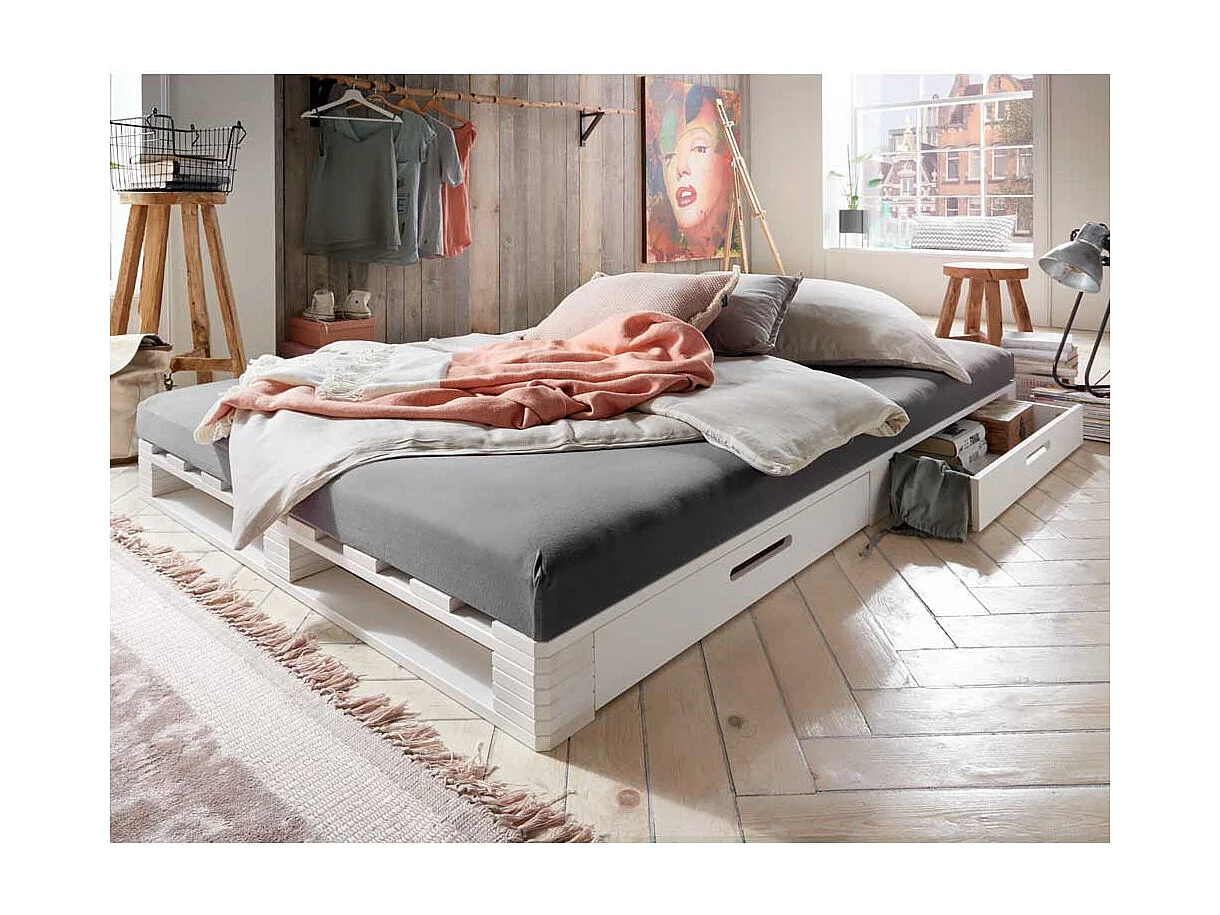 Futonbett aus Kiefer Massivholz Paletten Weiß gewachst