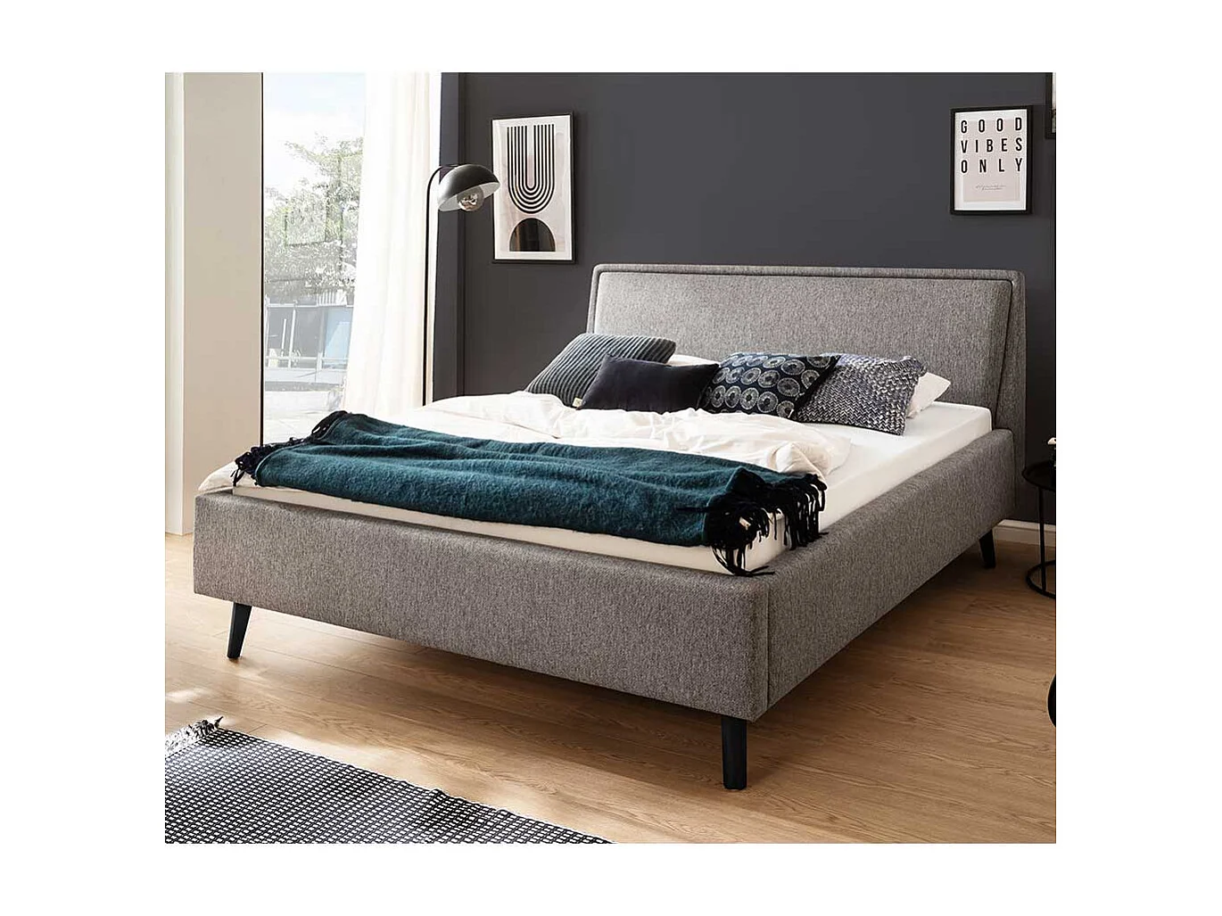 Graues Polsterbett im Skandi Design 50 cm Einstiegshöhe
