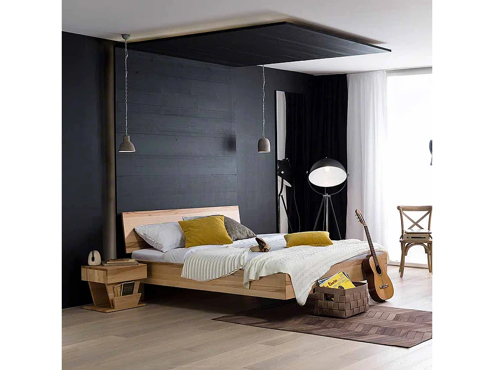 Bett aus Kernbuche Massivholz schwebend