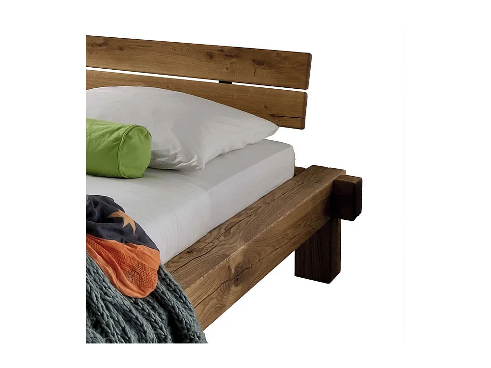 Design Balkenbett aus Wildeiche Massivholz geölt
