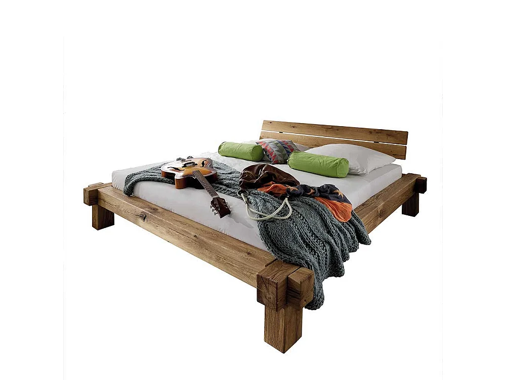 Design Balkenbett aus Wildeiche Massivholz geölt