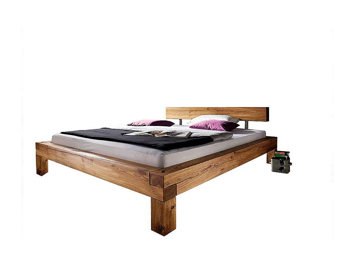 Massivholzbett aus Balken Wildeiche