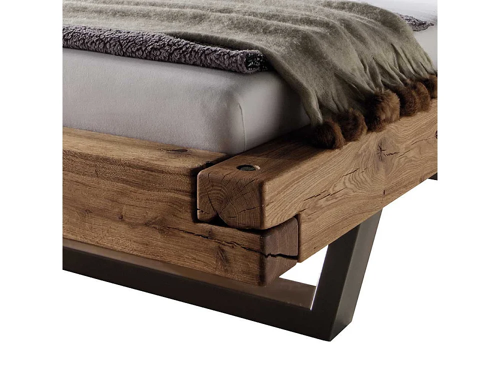 Bett in Schwebeoptik Wildeiche massiv