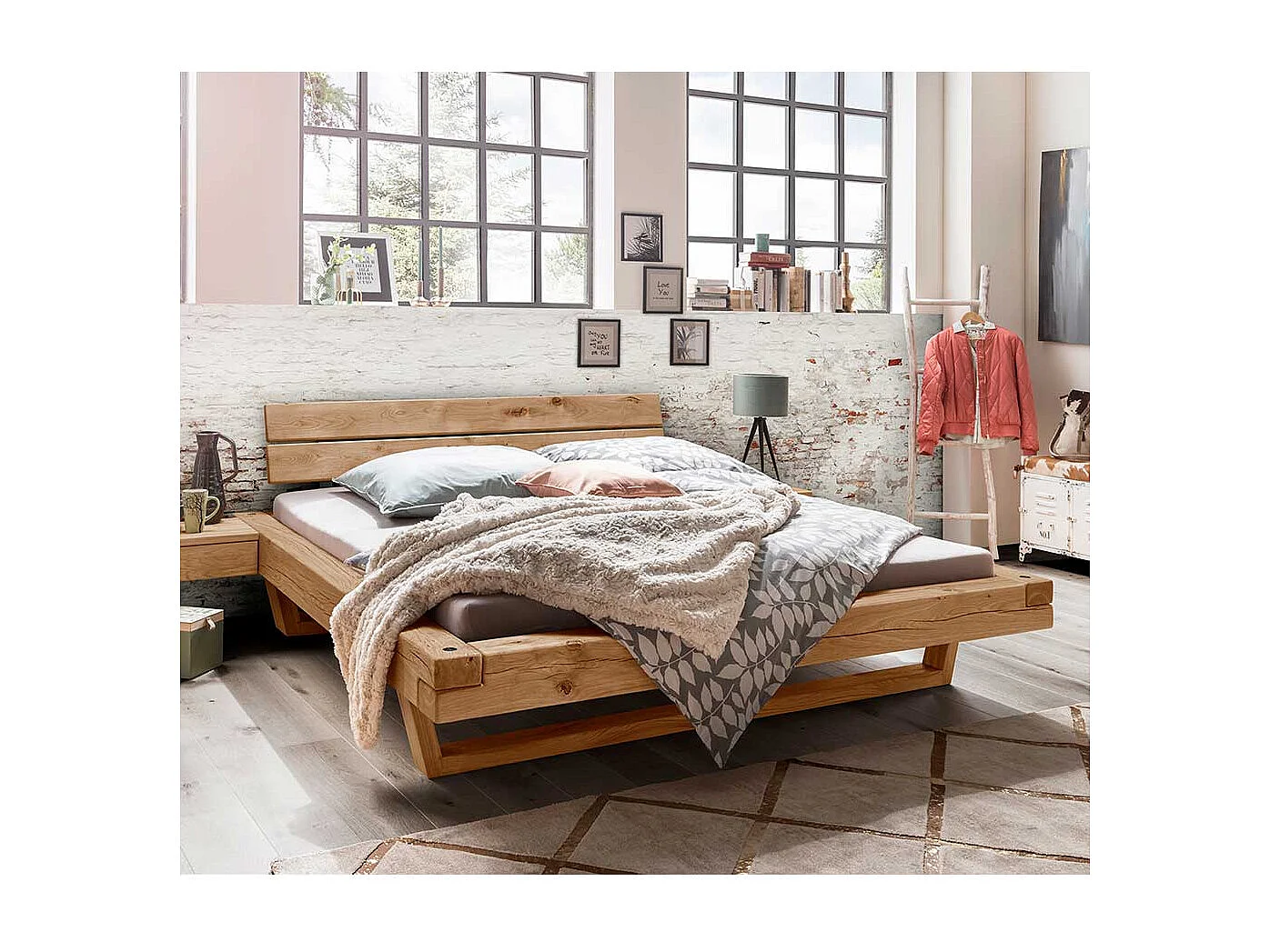 Balken Massivholzbett aus Wildeiche geölt Schwebesockel