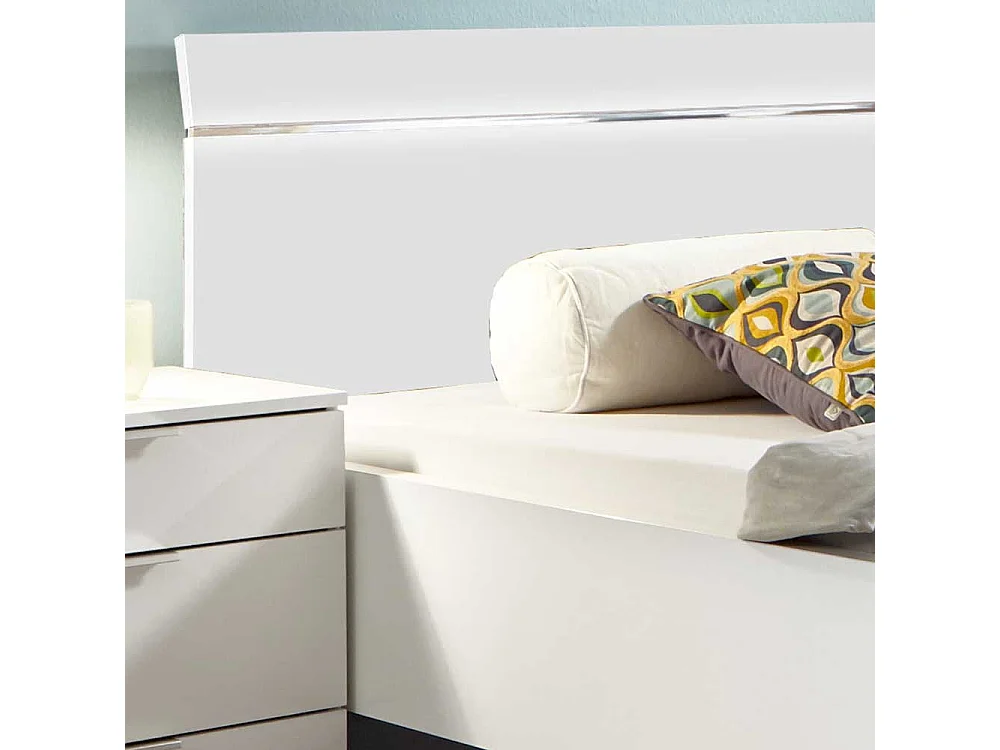 Bett modern in Weiß und Chromfarben Made in Germany