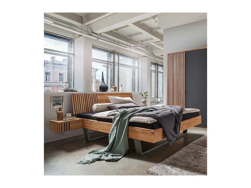 Franzoesisches Bett Wildeiche massiv im Industry Stil optionale Nachtkonsole