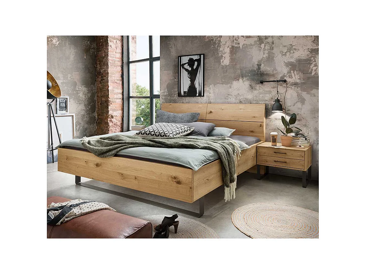 Breites Bett 140 cm in Wildeiche Bianco Metallbügel Gestell