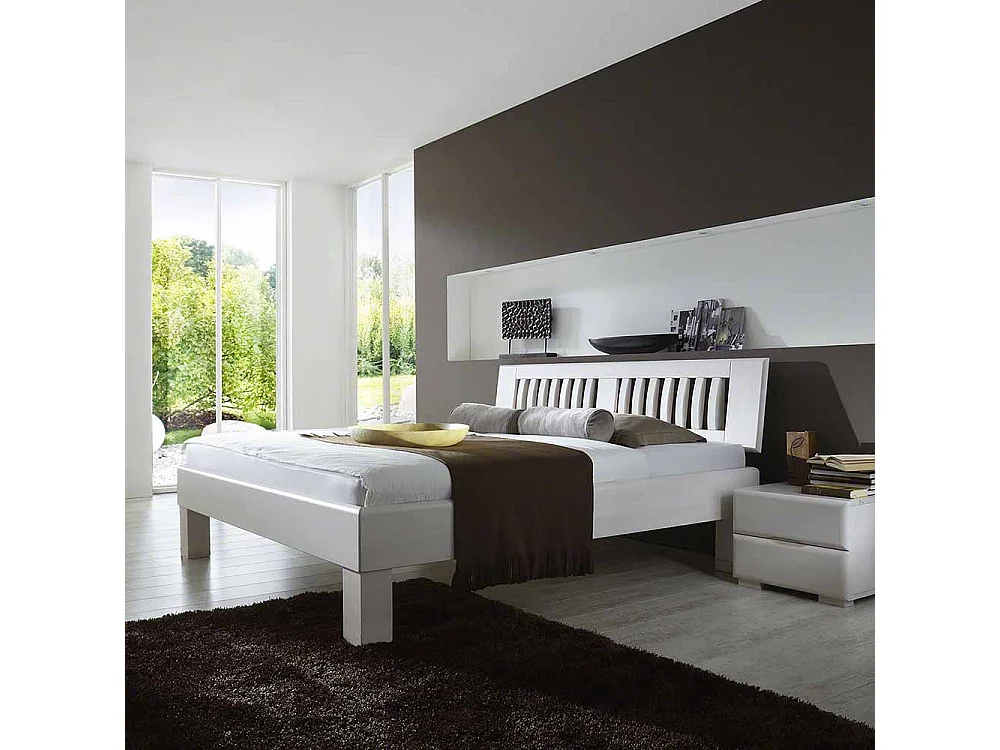 Massivholzbett in Weiß lackiert Buche