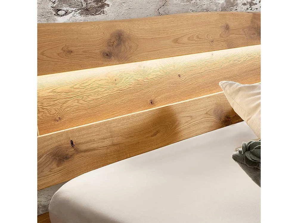 Wildeiche Balkenbett im Industry und Loft Stil Metall Bügelgestell