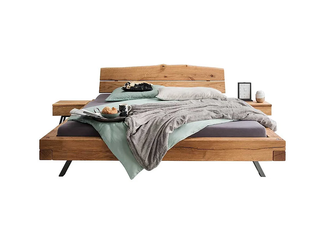 Massivholz Bett in Wildeichefarben geölt zwei Nachtkommoden (dreiteilig)