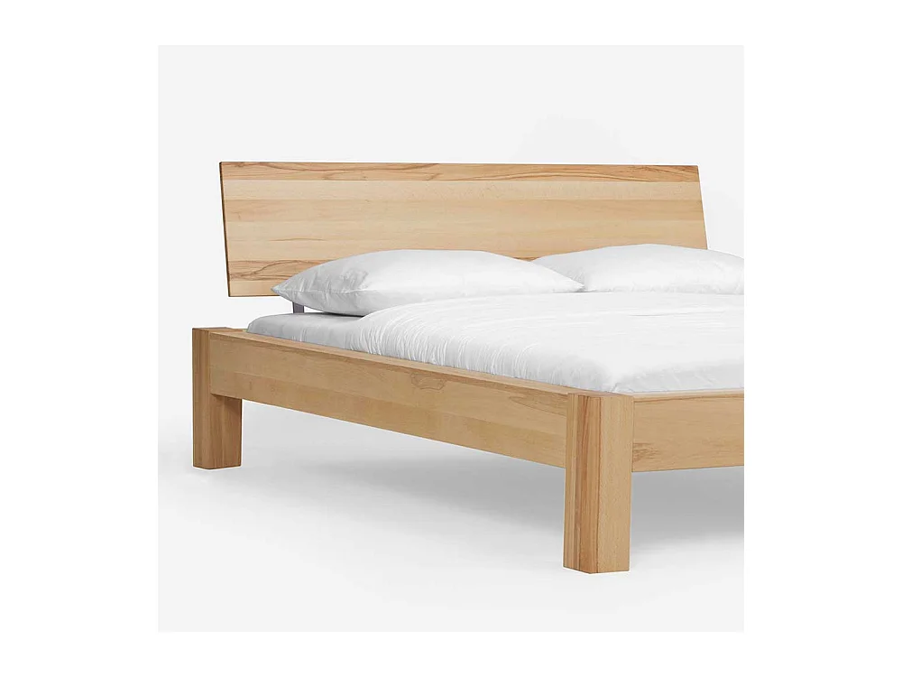 Ehebett aus Kernbuche Massivholz mit Nachtkommoden (dreiteilig)