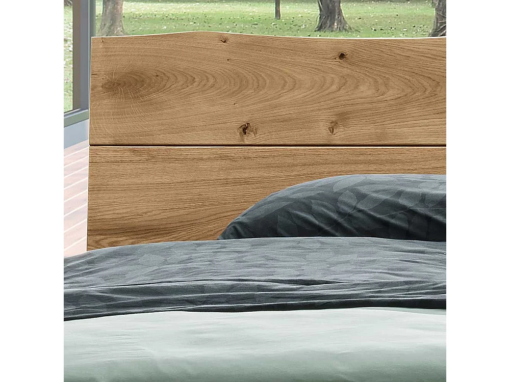 Naturholzbett aus Wildeiche und Metall zwei Nachtkommoden (dreiteilig)