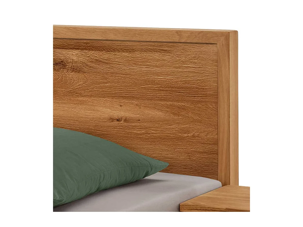 Wildeiche Massivholzbett in modernem Design 208 cm tief