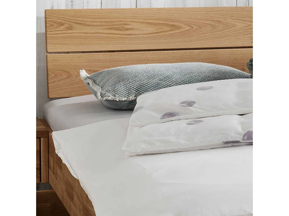 Bett aus Wildeiche Massivholz geölt Schubkasten und Nachtkommoden (dreiteilig)