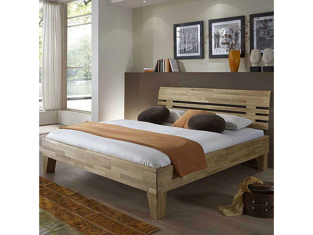 Schlafzimmer Bett aus Wildeiche massiv geölt