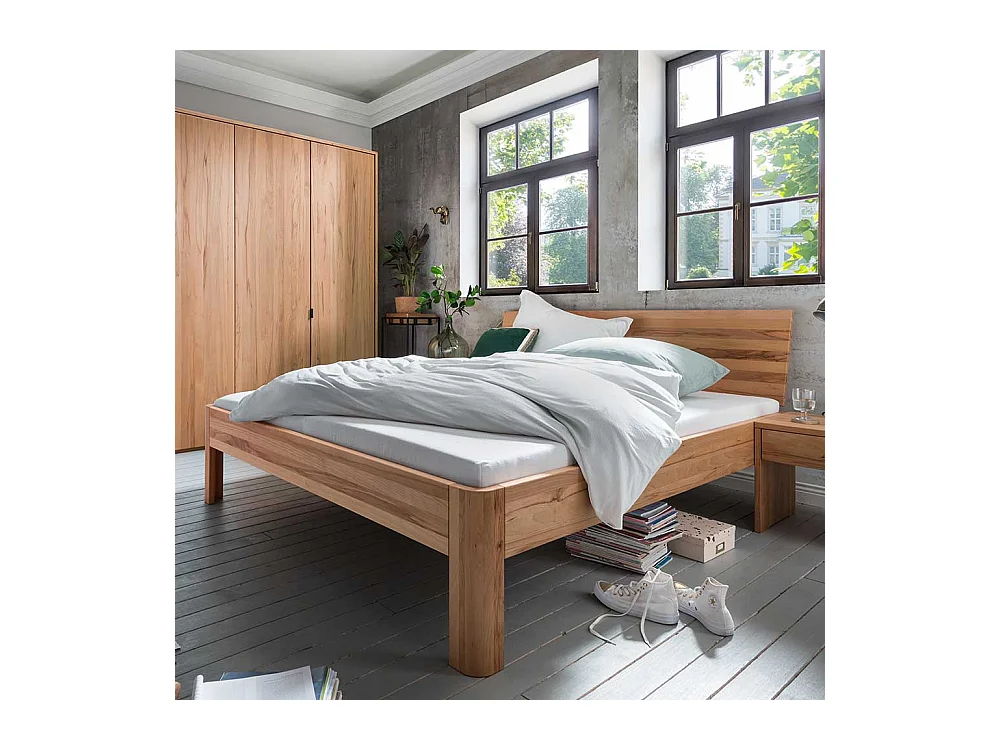 Komfortbett aus Kernbuche Massivholz Mittelsteg