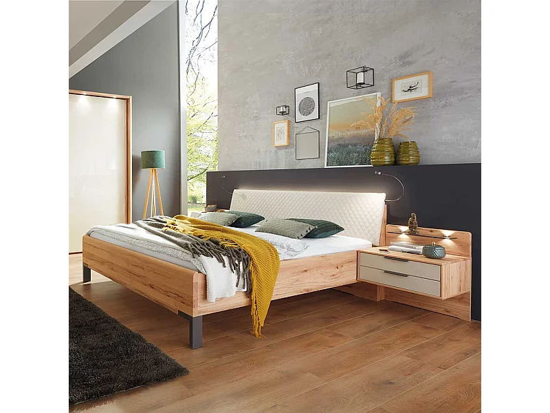 Bettgestell in Kernbuchefarben LED Beleuchtung (dreiteilig)