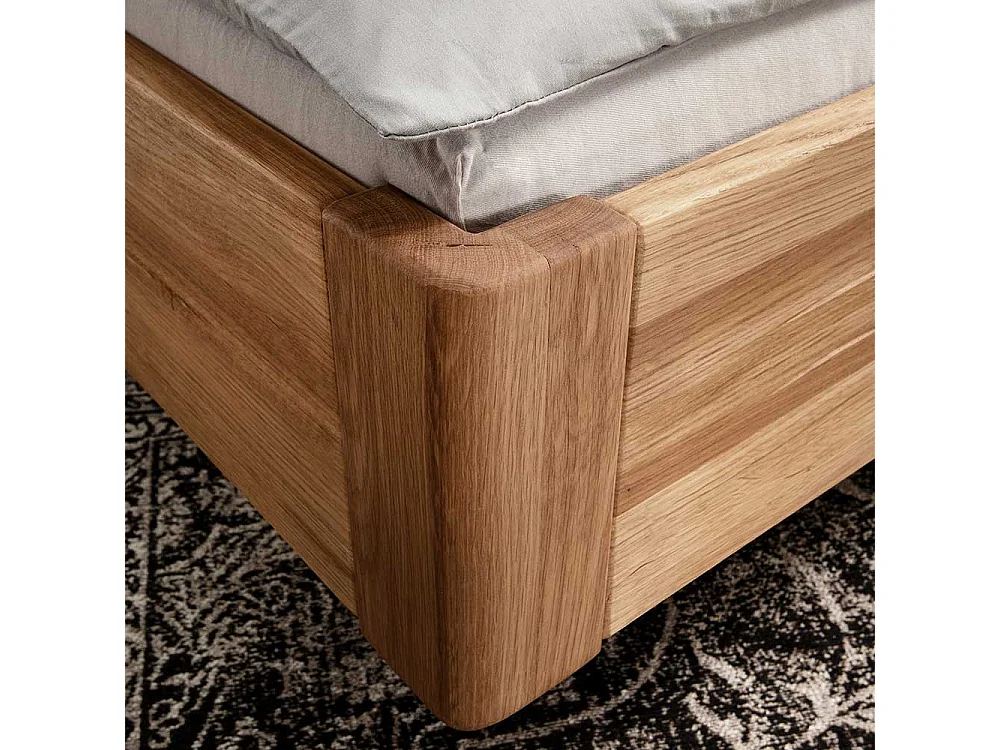 Wildeiche Massivbett mit Bügelgestell aus Metall Industry und Loft Stil