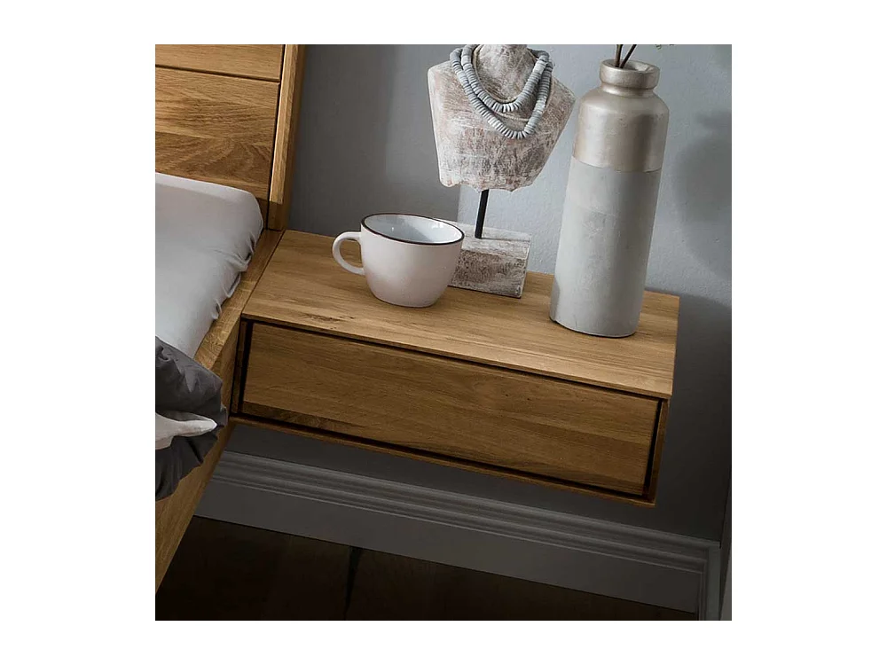 Großes Bett mit Nachtkommoden aus Wildeiche Massivholz geölt modern (dreiteilig)