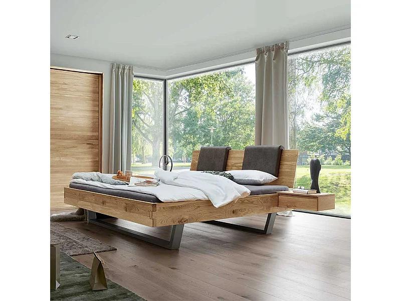 Massivholz Bett aus Wildeiche und Metall 2 Kopfpolster (dreiteilig)