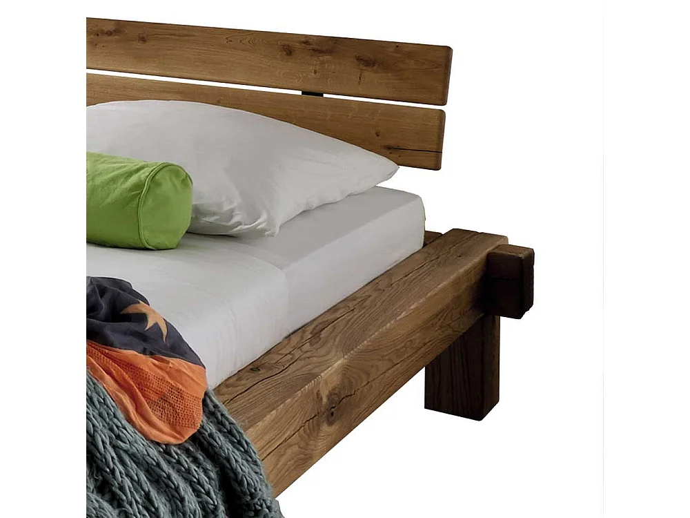 Design Balkenbett aus Wildeiche Massivholz geölt